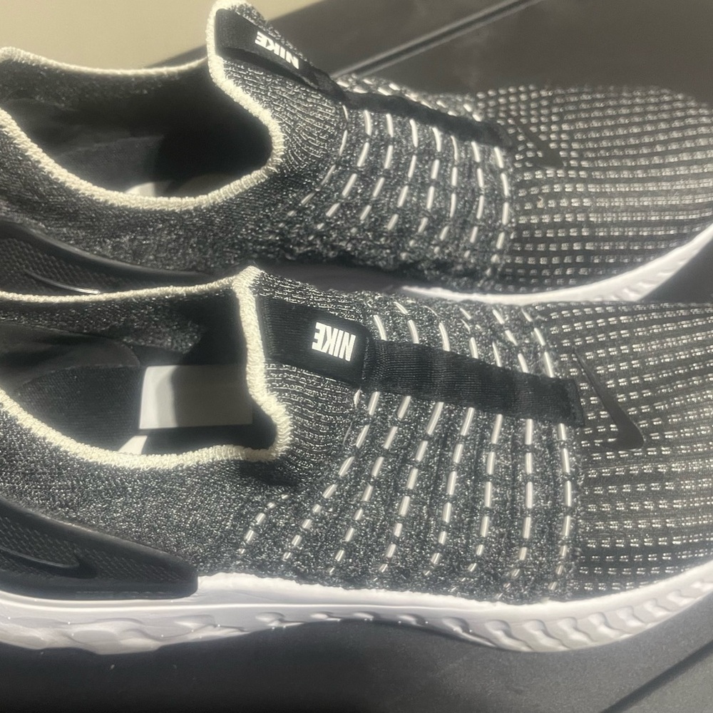 Nike React Phantom Run Flyknit 2 – Black/White ,women’s size 10.5